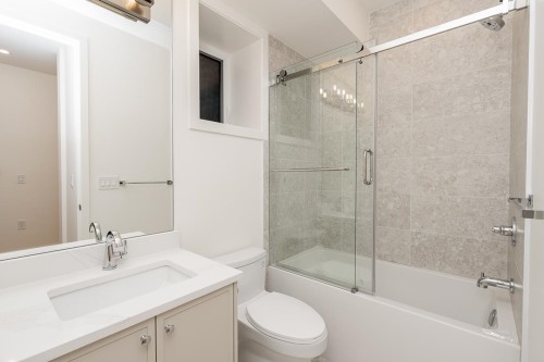 2-1845 51St Avenue E, Vancouver, BC 