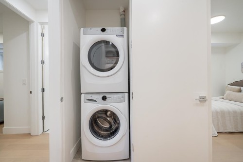 2-1845 51St Avenue E, Vancouver, BC - Indoor Photo Showing Laundry Room