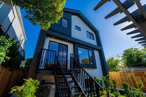 2-1845 51St Avenue E, Vancouver, BC - Outdoor