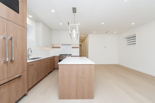 2-1845 51St Avenue E, Vancouver, BC 