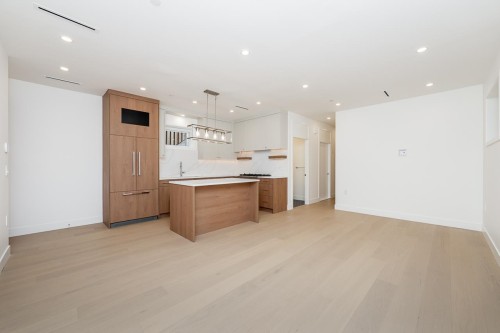 2-1845 51St Avenue E, Vancouver, BC 