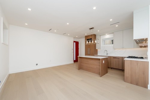 2-1845 51St Avenue E, Vancouver, BC 