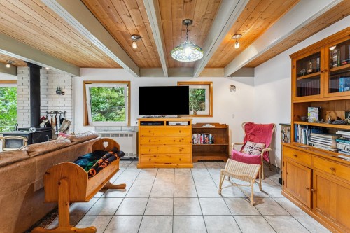 12 & 13 Coldwell Beach, North Vancouver, BC - Indoor Photo Showing Other Room