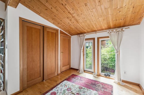 12 & 13 Coldwell Beach, North Vancouver, BC - Indoor