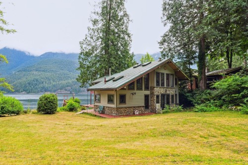 12 & 13 Coldwell Beach, North Vancouver, BC - Outdoor