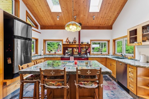 12 & 13 Coldwell Beach, North Vancouver, BC - Indoor Photo Showing Other Room