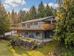 5808 Skookumchuk Road Sechelt, BC V7Z 0P3