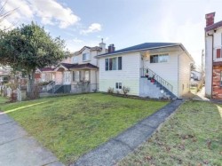 3416 Monmouth Avenue  Vancouver, BC V5R 5R9