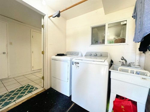 3416 Monmouth Avenue, Vancouver, BC 