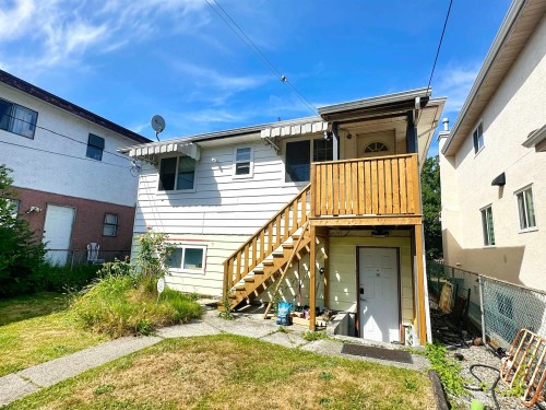 3416 Monmouth Avenue, Vancouver, BC 