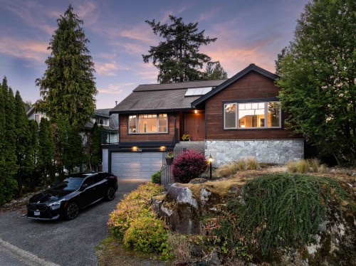 4786 Meadfeild Court  West Vancouver, BC V7W 2Y3