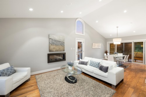 4786 Meadfeild Court, West Vancouver, BC 