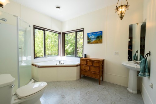 11832 Sunshine Coast Highway, Pender Harbour, BC 