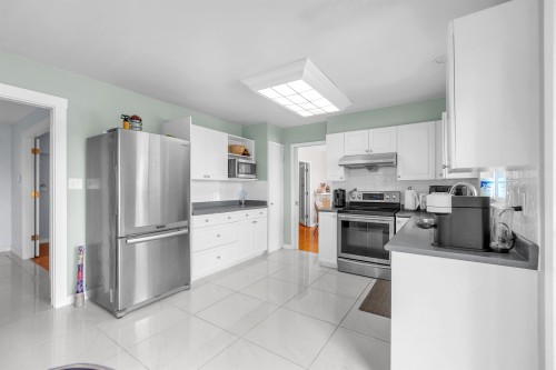 670 St. Andrews Road, West Vancouver, BC 