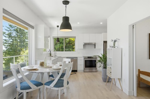 5673 Salmon Drive, Sechelt, BC 