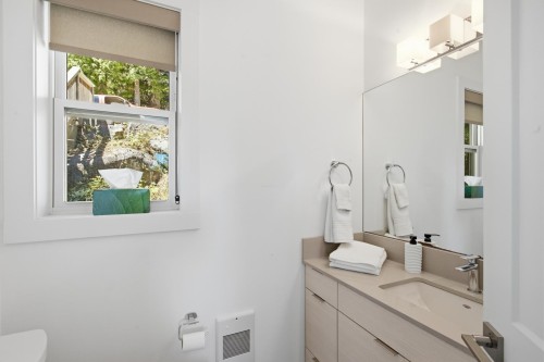 5673 Salmon Drive, Sechelt, BC 