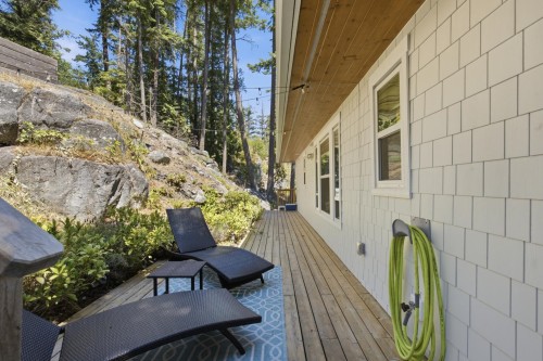 5673 Salmon Drive, Sechelt, BC 