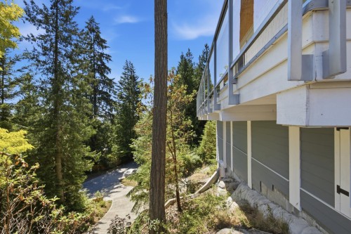 5673 Salmon Drive, Sechelt, BC 