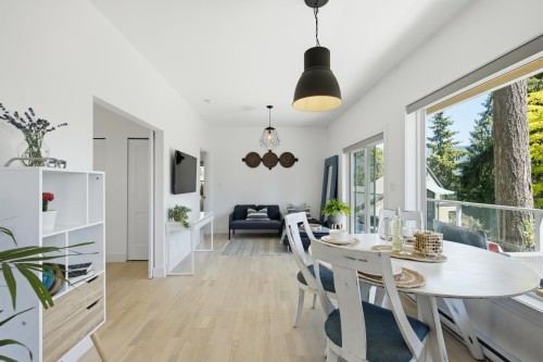 5673 Salmon Drive, Sechelt, BC 