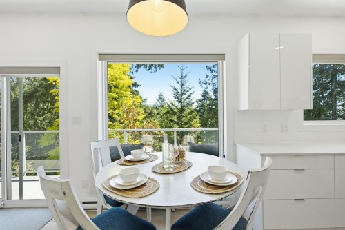 5673 Salmon Drive, Sechelt, BC 