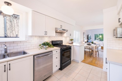 3311 8Th Avenue W, Vancouver, BC 