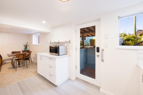 3311 8Th Avenue W, Vancouver, BC 