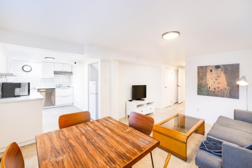 3311 8Th Avenue W, Vancouver, BC 