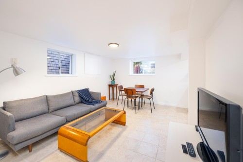 3311 8Th Avenue W, Vancouver, BC 