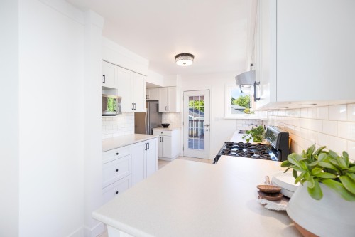 3311 8Th Avenue W, Vancouver, BC 