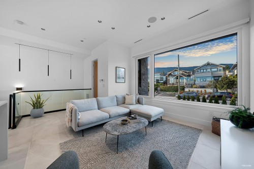 1236 Duchess Avenue, West Vancouver, BC 