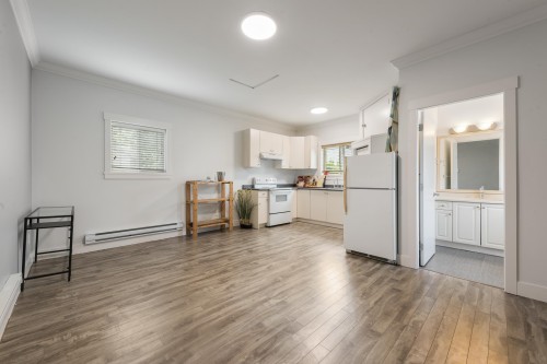 7348 11Th Avenue, Burnaby, BC 