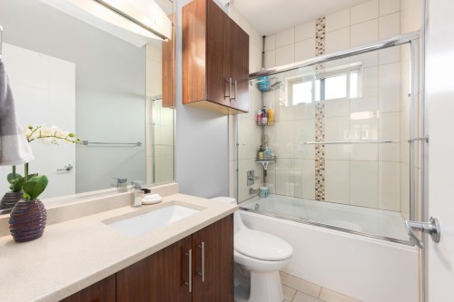 7348 11Th Avenue, Burnaby, BC 