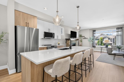 23140 Gilbert Drive, Maple Ridge, BC - Indoor Photo Showing Kitchen With Stainless Steel Kitchen With Upgraded Kitchen