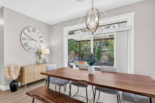 23140 Gilbert Drive, Maple Ridge, BC - Indoor Photo Showing Dining Room