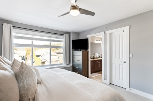 23140 Gilbert Drive, Maple Ridge, BC - Indoor Photo Showing Bedroom