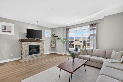 23140 Gilbert Drive, Maple Ridge, BC - Indoor Photo Showing Living Room With Fireplace