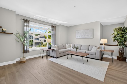 23140 Gilbert Drive, Maple Ridge, BC - Indoor Photo Showing Living Room