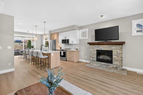 23140 Gilbert Drive, Maple Ridge, BC - Indoor Photo Showing Living Room With Fireplace
