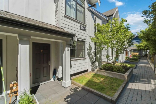 5-5142 Canada Way, Burnaby, BC 