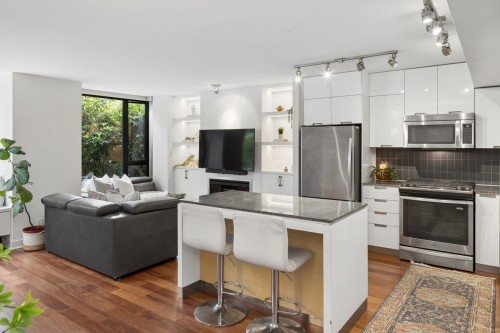 153 2Nd Street W, North Vancouver, BC 