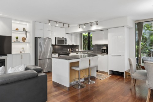 153 2Nd Street W, North Vancouver, BC 