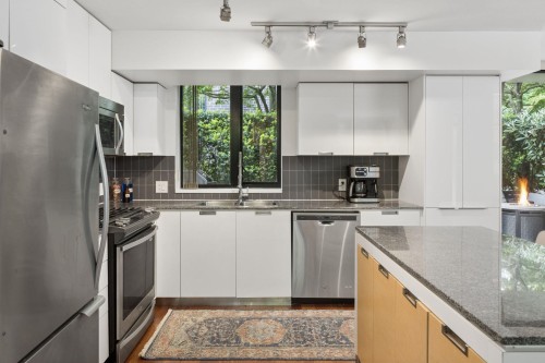 153 2Nd Street W, North Vancouver, BC 