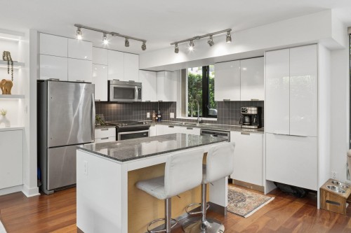 153 2Nd Street W, North Vancouver, BC 