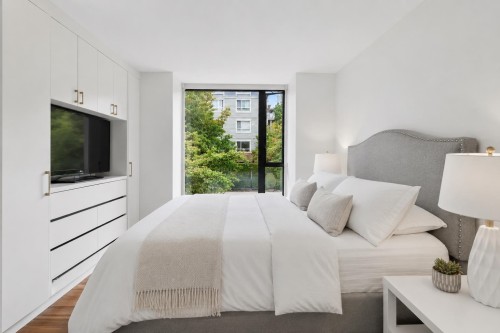 153 2Nd Street W, North Vancouver, BC 