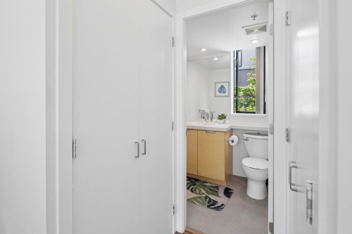 153 2Nd Street W, North Vancouver, BC 