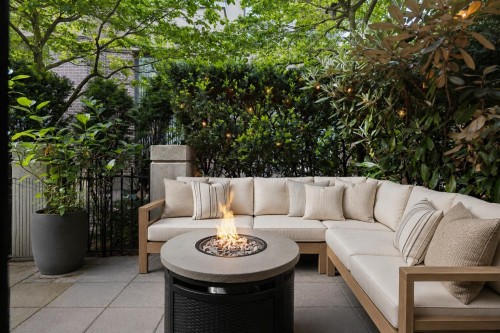 153 2Nd Street W, North Vancouver, BC 