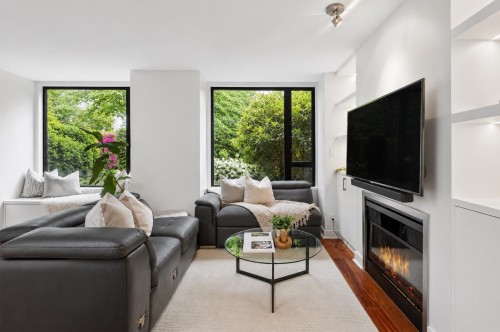 153 2Nd Street W, North Vancouver, BC 