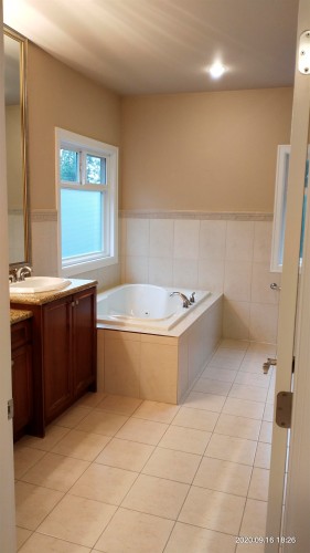9560 Sills Avenue, Richmond, BC 