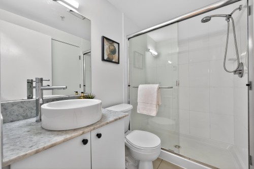202-7362 Elmbridge Way, Richmond, BC 