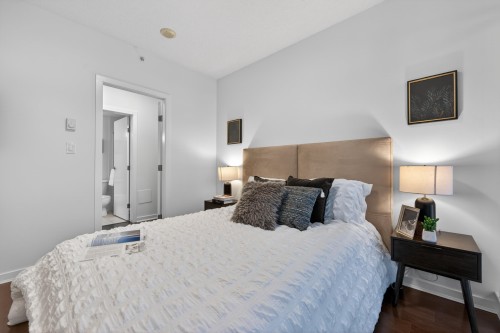 202-7362 Elmbridge Way, Richmond, BC 